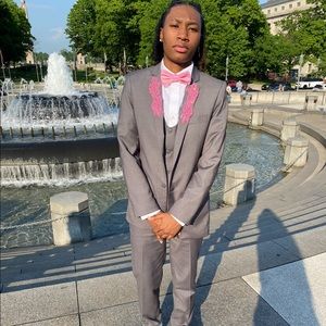 Grey kids suit size 16